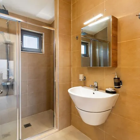 Serenity - With Private Heated Pool וילה *