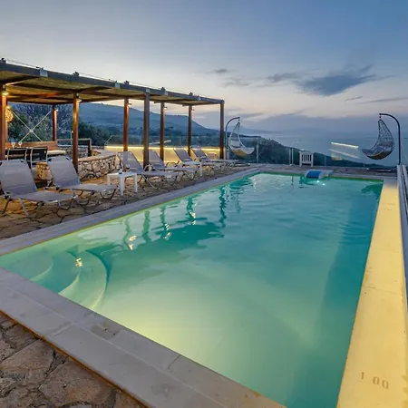 Villa Serenity - With Private Heated Pool