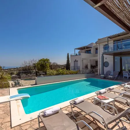 Villa Serenity - With Private Heated Pool